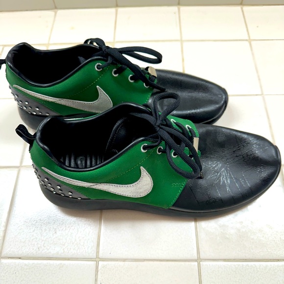 NIKE women’s Rosherun DB 'Doernbecher'
Sneakers - Picture 2 of 6